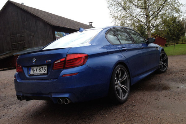 Nettiauton tyypit: BMW M5