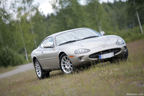 Jaguar XKR: Pääsylippu parempiin piireihin