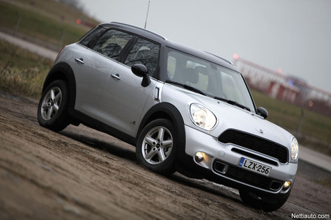 Mini Cooper SD Countryman: Peto pikkufarkun sisällä