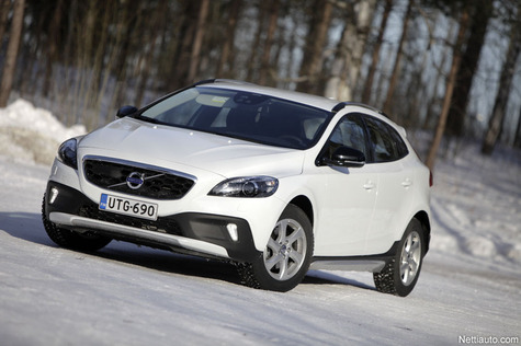 Volvo V40 Cross Country: Katumaasturin elkeitä