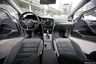 Volkswagen Golf: Isoin harppauksin kohti Premium-tunnelmaa