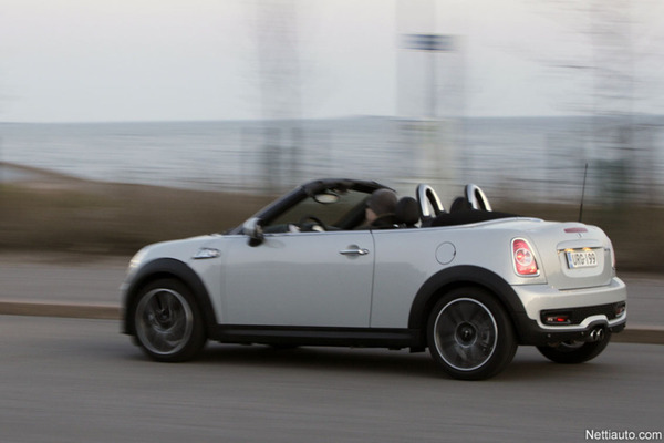 Mini Cooper S Roadster: Avo sen olla pitää Mini Cooper S Roadster: Avo sen olla pitää