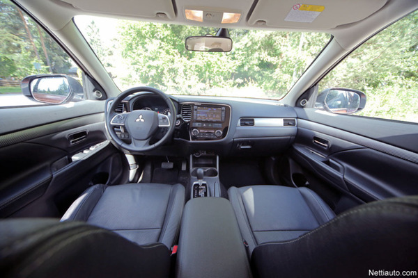 Mitsubishi Outlander: Hifi-maasturi