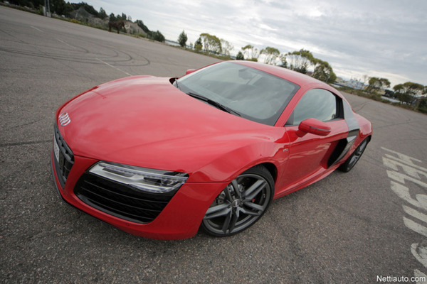 Audi R8: Superauto tarkan markan miehelle