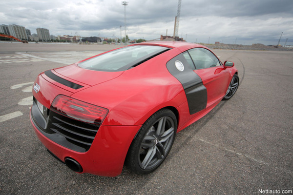Audi R8: Superauto tarkan markan miehelle