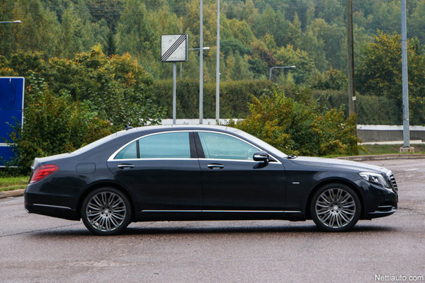 Mercedes-Benz S500L: Loistoristeilijä kuivalla maalla
