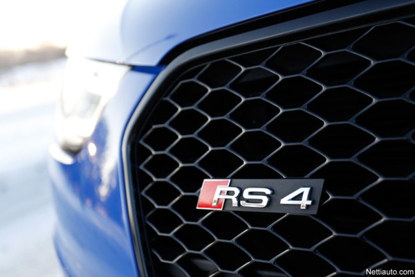 Audi RS4: Raakaa voimaa Audi RS4: Raakaa voimaa