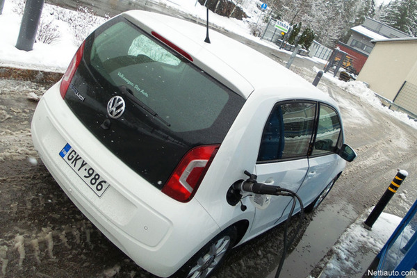 Volkswagen Eco Up! - Tankin täydeltä kaasua
