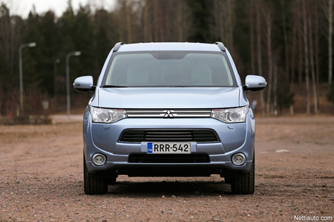 Mitsubishi Outlander PHEV - Kilometrejä pistorasiasta