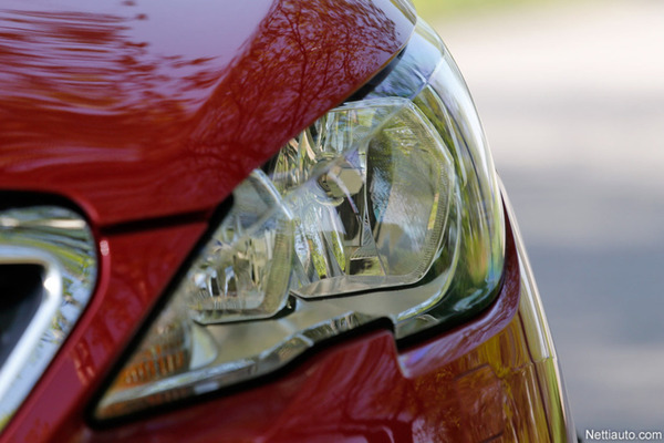 Peugeot 308 – Kovan luokan haastaja