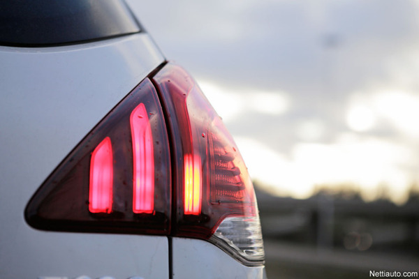 Peugeot 3008 – Kun crossover kohtasi tila-auton