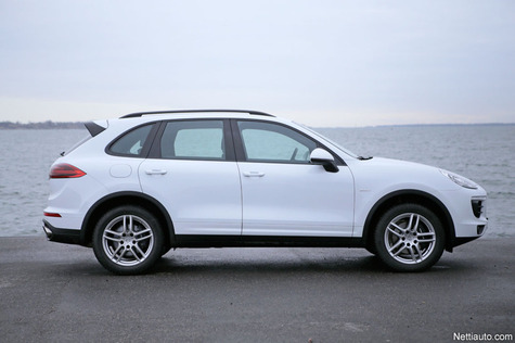 Porsche Cayenne – Urheiluauto katumaasturin kuorissa
