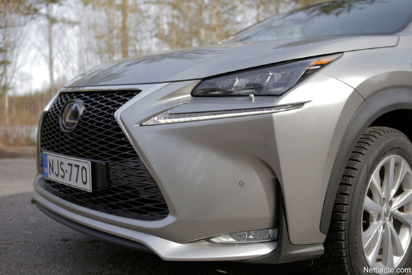Lexus NX 300 h F-Sport - Tekniikkaa ja tingeltangelia