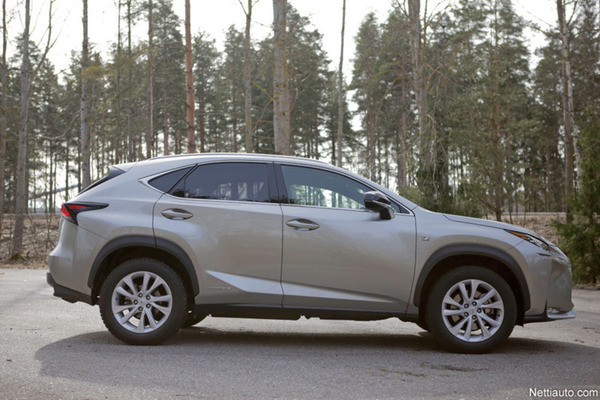 Lexus NX 300 h F-Sport - Tekniikkaa ja tingeltangelia