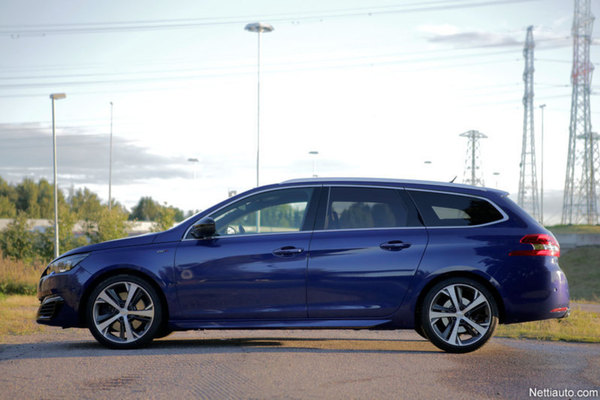 Peugeot 308 GT – Leijonan veri velvoittaa