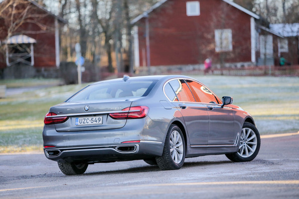 BMW 730d – Ministeriluokan tehodiesel BMW 730d – Ministeriluokan tehodiesel