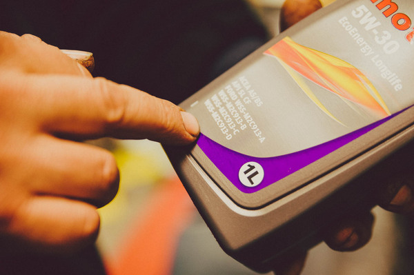 Öljynvaihtohuolto omatoimisesti