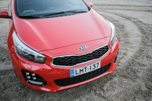 Kia cee’d GT line – Urheilullinen vain ulkoa