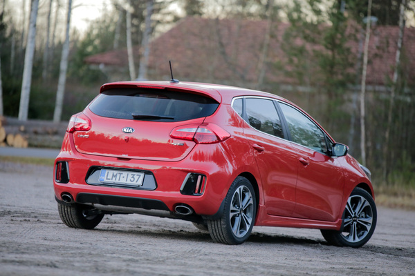 Kia cee’d GT line – Urheilullinen vain ulkoa