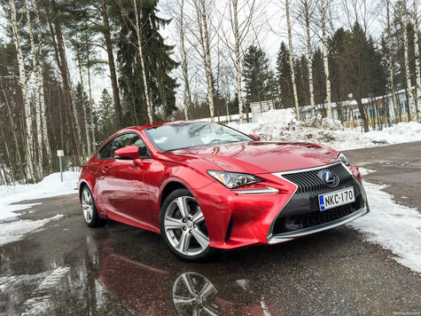 Lexus RC 300h – Kaunotar ja hybridi