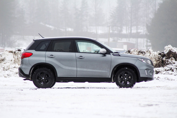 Suzuki Vitara S – Turbolla tunnelmaan Suzuki Vitara S – Turbolla tunnelmaan