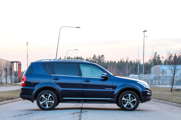 SsangYong Rexton – Vanhan liiton herrasmiesmaasturi