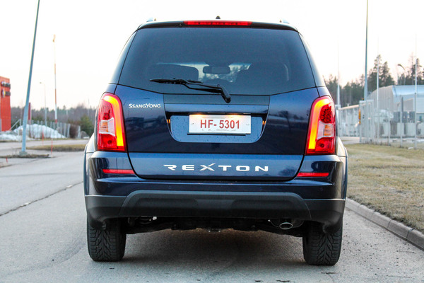 SsangYong Rexton – Vanhan liiton herrasmiesmaasturi
