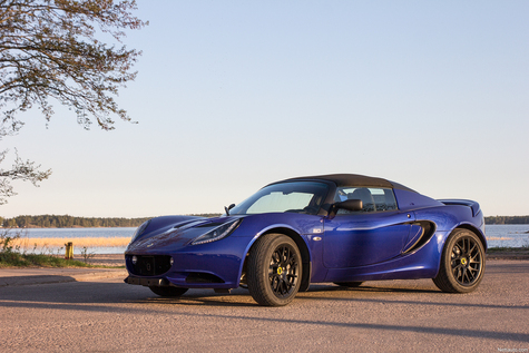 Koeajossa Lotus Elise 20-vuotisjuhlamalli