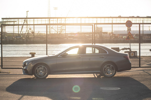Mercedes-Benz E – Tulevaisuutta ja aristokratiaa kansalle