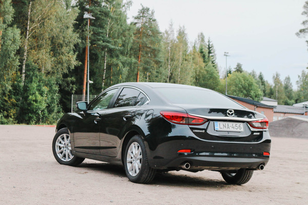 Mazda 6 Business Edition – Limppu kaikilla herkuilla