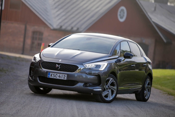 DS 5 – Irti isoveljen ikeestä