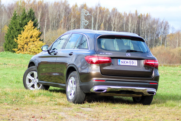 Mercedes-Benz GLC350e – 320 hepoa hybridivoimaa