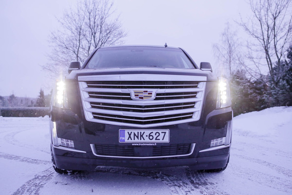 Cadillac Escalade – Auto kuin Trump