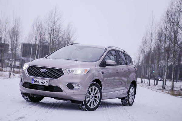 Ford Kuga Vignale – Katumaasturi is loaded