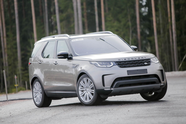 Land Rover Discovery – Brittieleganssia modernilla twistillä