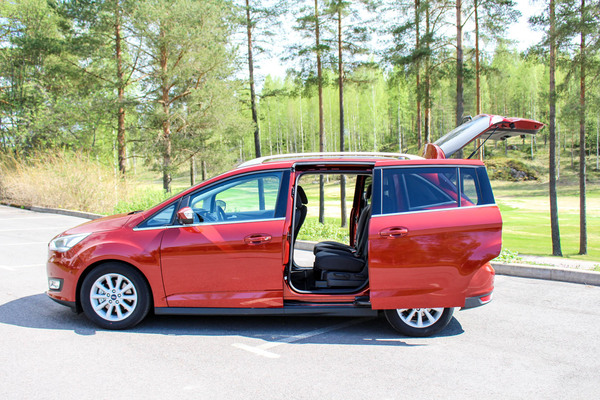 Ford Grand C-MAX – Suuremman perheen järkivankkuri