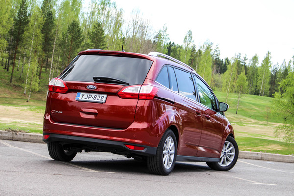 Ford Grand C-MAX – Suuremman perheen järkivankkuri
