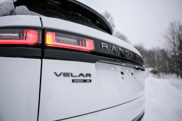 Range Rover Velar – Katumaasturi suoraan catwalkille