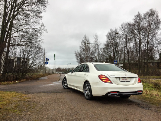 Mercedes-Benz S400D – The Edustusauto