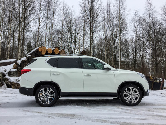 SsangYong Rexton – Land Cruiserin ja Pajeron pahin painajainen