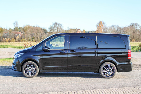 Mercedes-Benz V 250d – Ylenpalttinen vippibussi