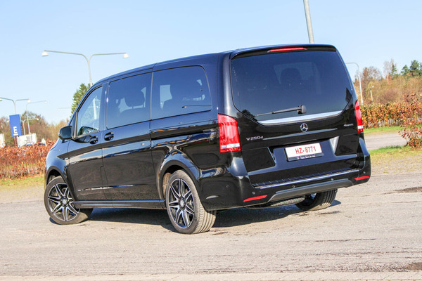 Mercedes-Benz V 250d – Ylenpalttinen vippibussi