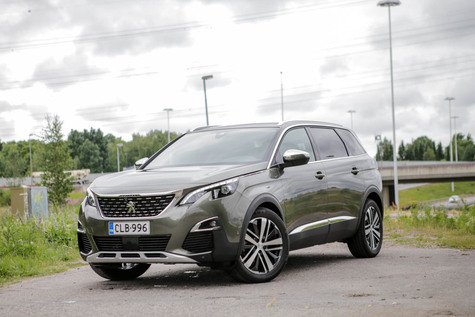 Peugeot 5008 – Seiskapaikkaisten aatelia