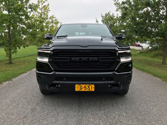 Koeajossa Dodge RAM 1500 LARAMIE BLACK EDITION CREW CAB 5.7