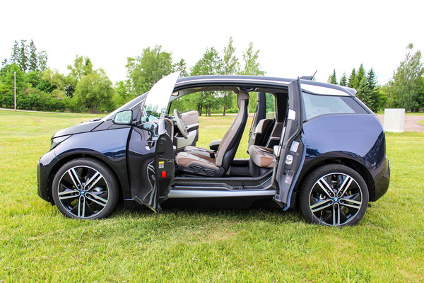 BMW i3 – Sähäkästi ajan hermolla