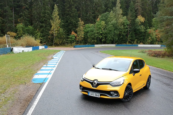 Renault Clio R.S. – Hätäinen Rellu