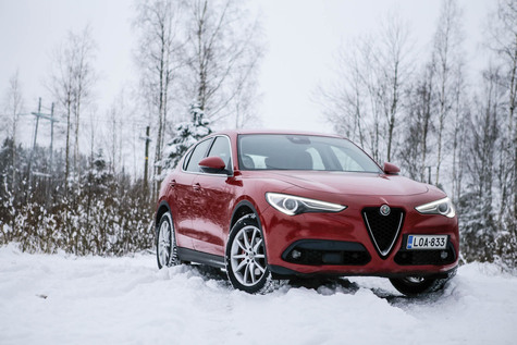 Alfa Romeo Stelvio – Italo nöyrtyi crossoveriksi