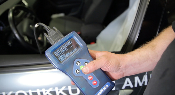 Voiko kaikkiin automalleihin asentaa vetokoukkua? Voiko kaikkiin automalleihin asentaa vetokoukkua?