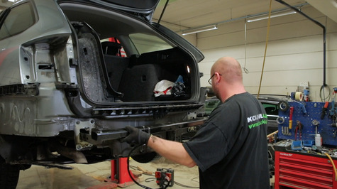 Voiko kaikkiin automalleihin asentaa vetokoukkua?