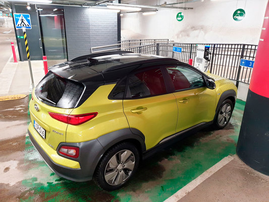 Hyundai Kona electric – sähköinen nykyisyys 400 km toimintamatkalla